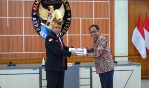 Mahfud MD dan dewan adat papua